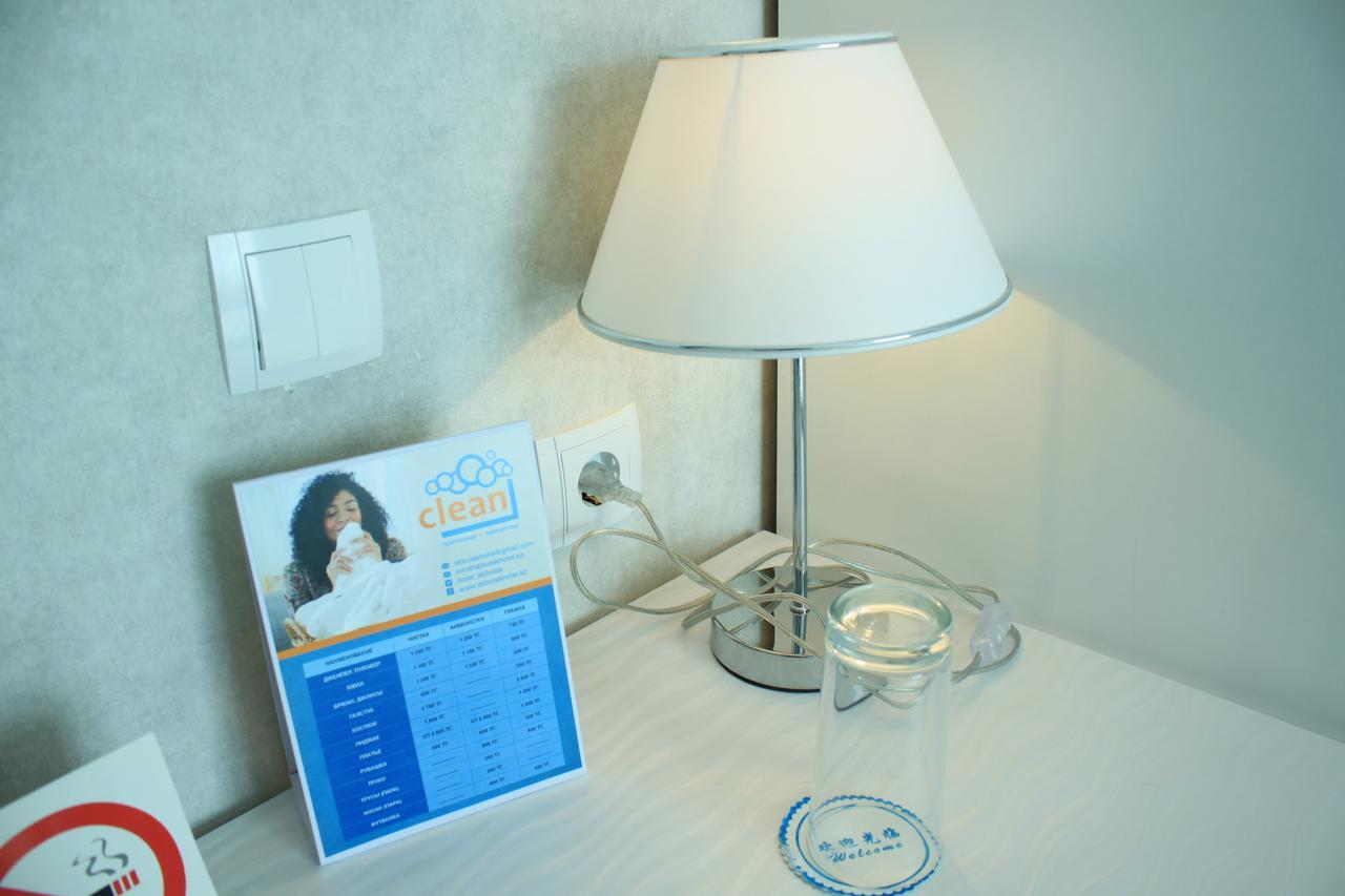 Akbulak Hotel Astana Luaran gambar