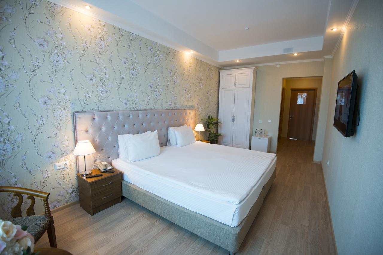 Akbulak Hotel Astana Luaran gambar