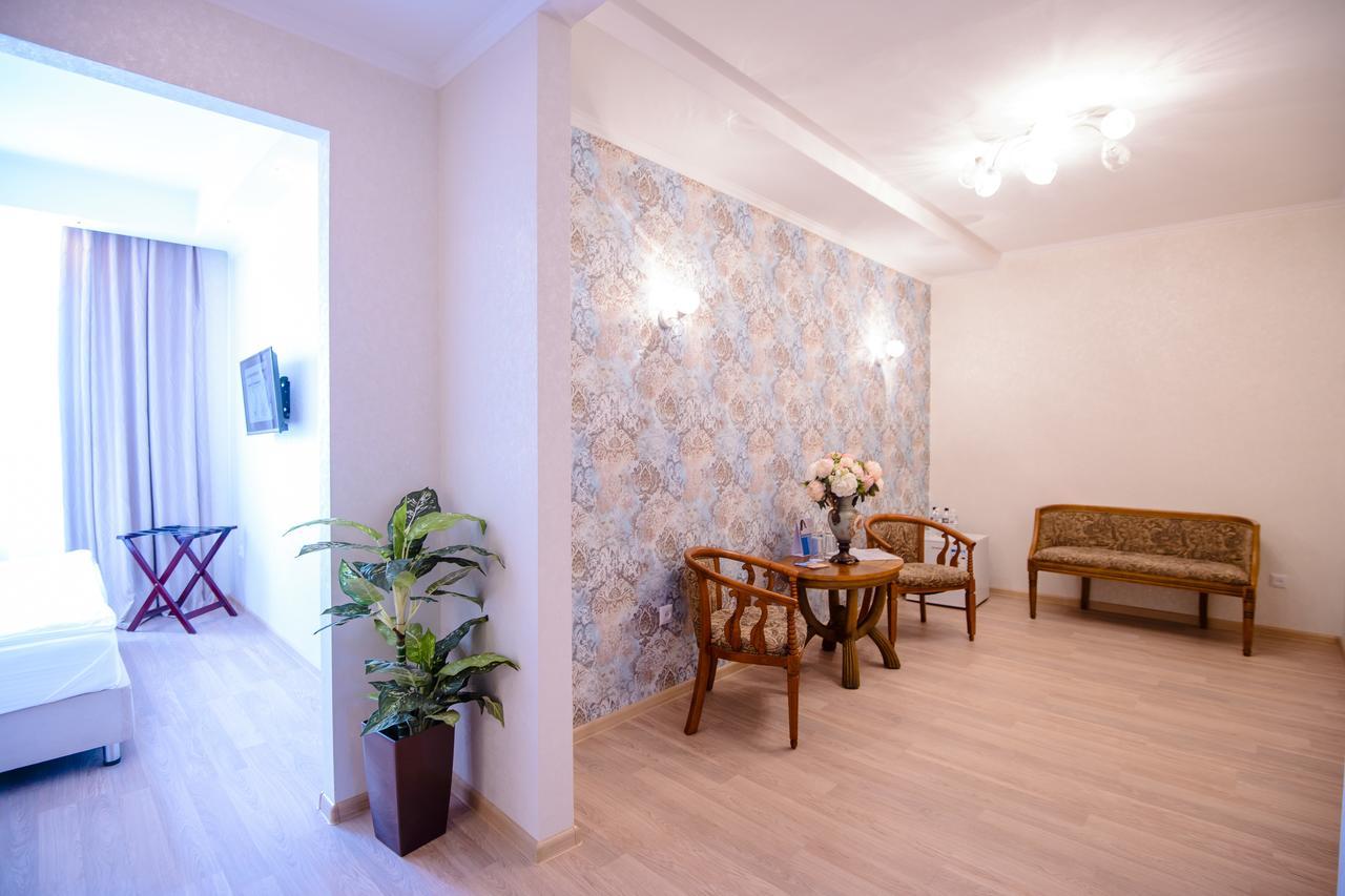 Akbulak Hotel Astana Luaran gambar