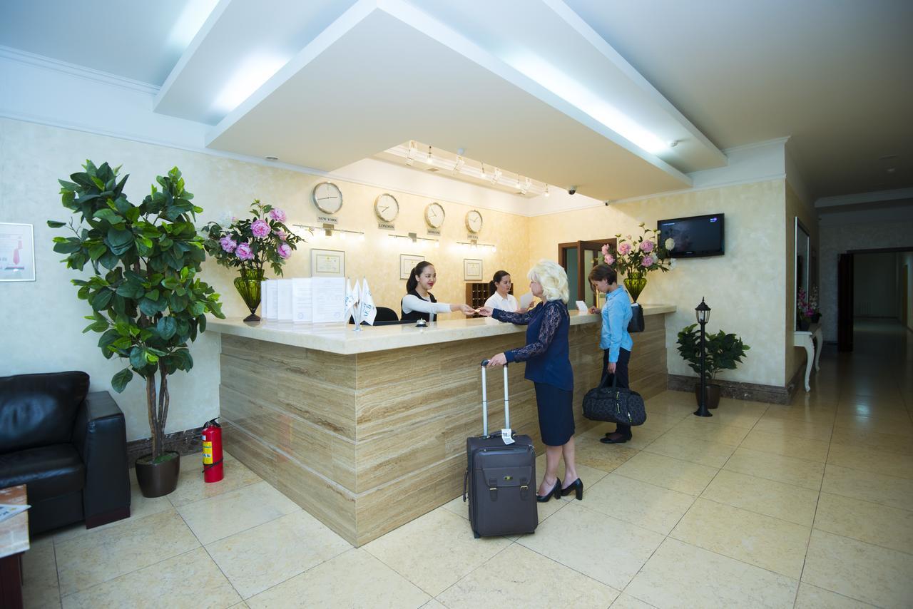 Akbulak Hotel Astana Luaran gambar