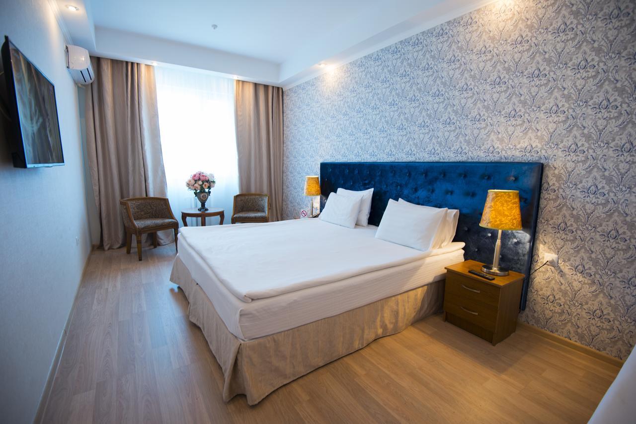 Akbulak Hotel Astana Luaran gambar